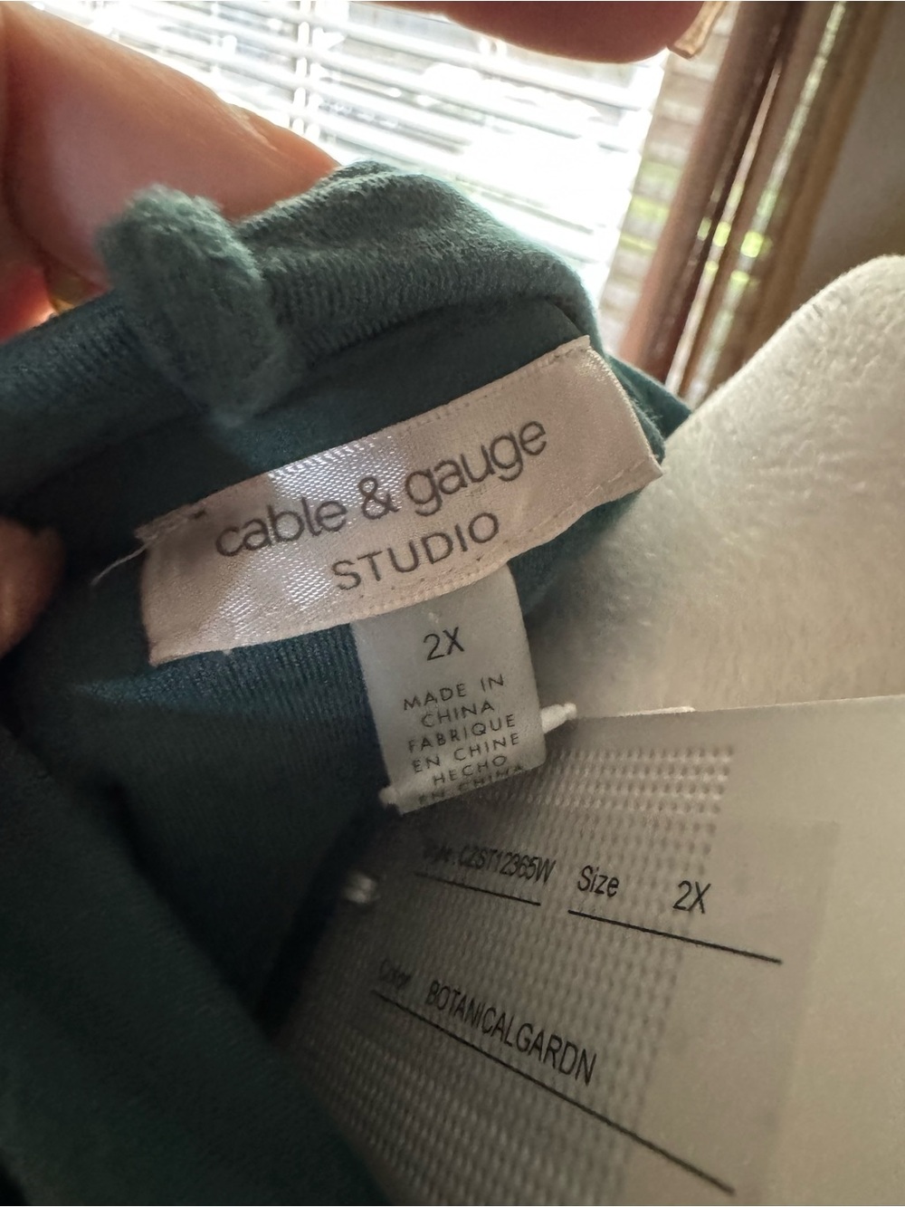 Cable & Gauge Studio Velour V-Neck Hoodie – NWT - Picture 5 of 6
